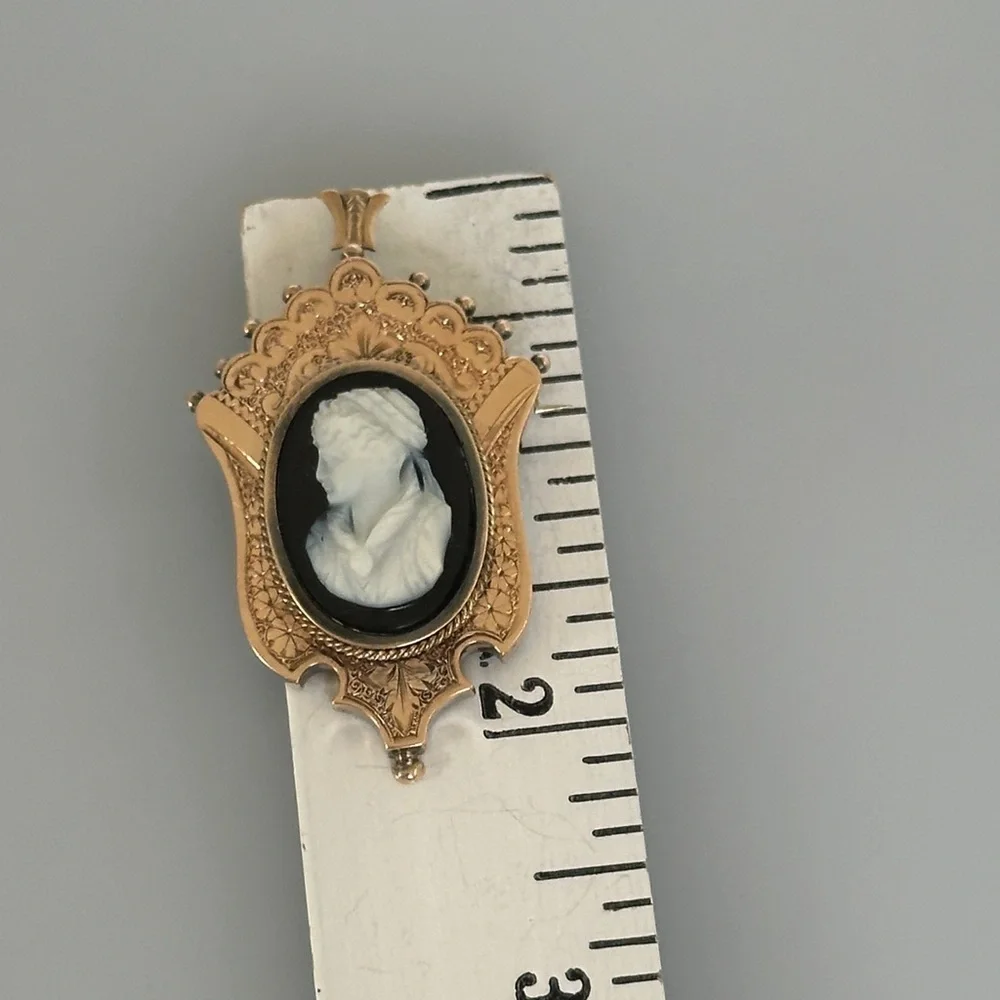 Vintage 14k real solid Gold and Black Cameo Brooch